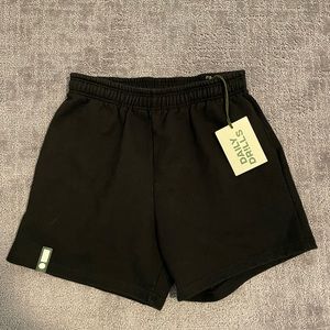 Daily drills black shorts. Drawstring inside short. Great condition. Size xs/s